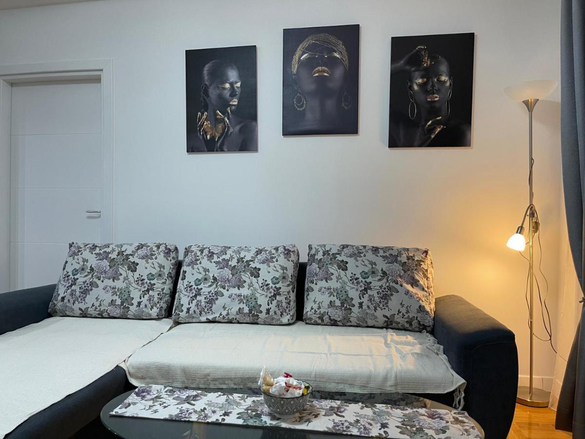 Apartman Mdb 수보티차 외부 사진