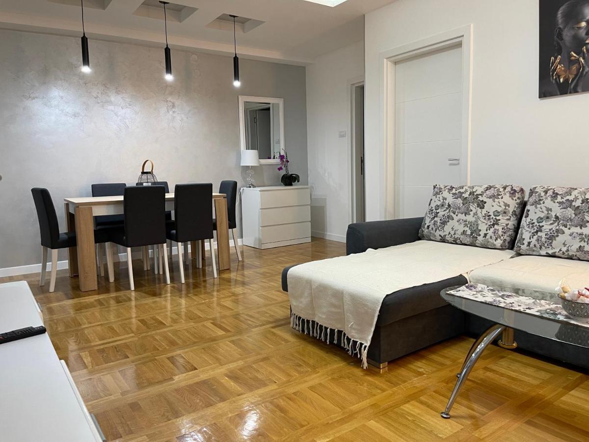 Apartman Mdb 수보티차 외부 사진