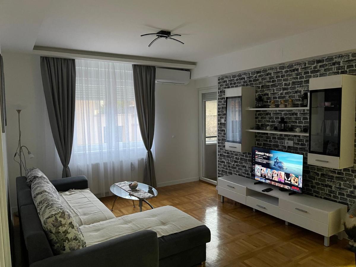 Apartman Mdb 수보티차 외부 사진