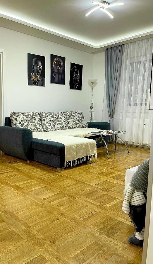Apartman Mdb 수보티차 외부 사진