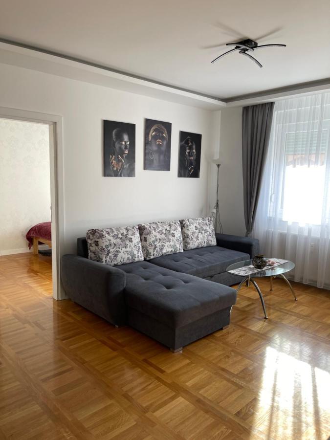 Apartman Mdb 수보티차 외부 사진
