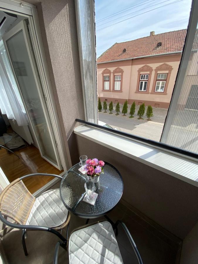 Apartman Mdb 수보티차 외부 사진